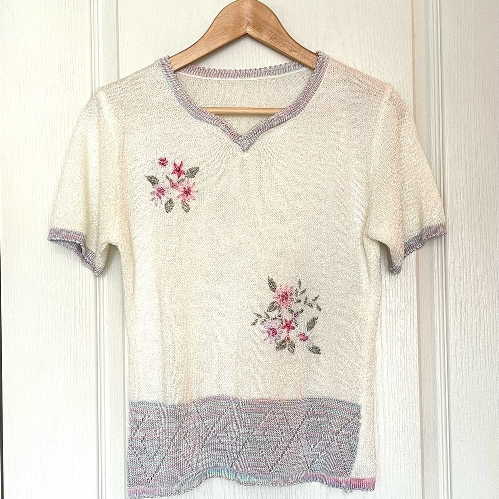 Vintage Cottagecore Floral Hand Embroidered Short Sleeve Knit Dainty Grandmacore